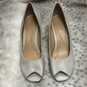 Easy Spirit Cream Peep-Toe Heels